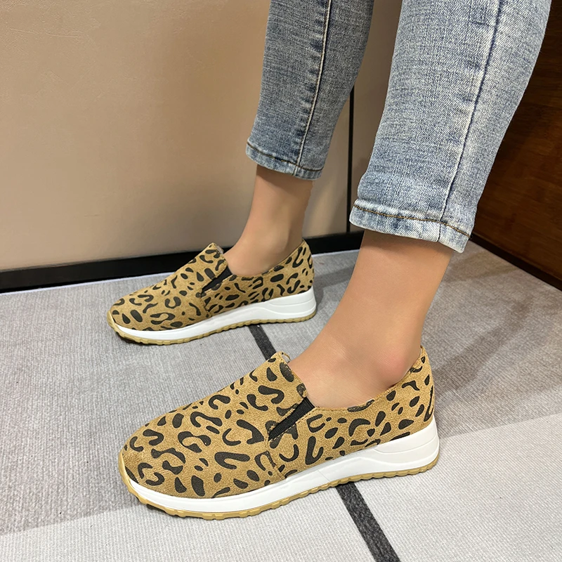 

Кроссовки женские с леопардовым принтом, модные лоферы, обувь для бега, круглый носок, плоская подошва, повседневные спортивные теннисные т...