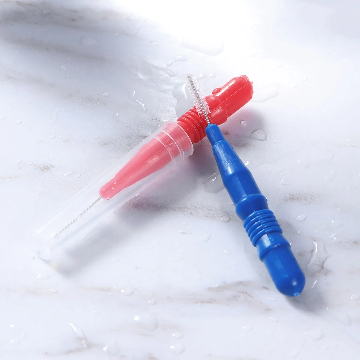 Рисунок 2 - инструменты для чистки межзубных