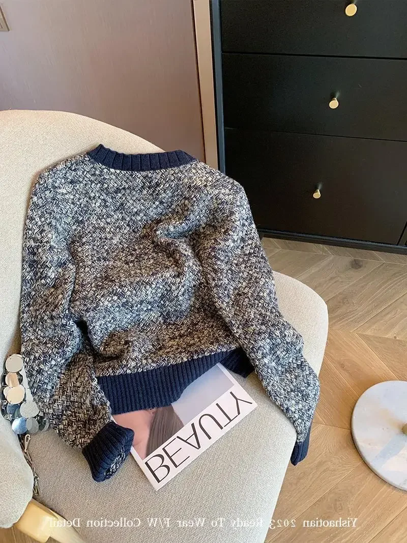 Синий французский классический твидовый вязаный свитер пуловер с номером 5 брошь