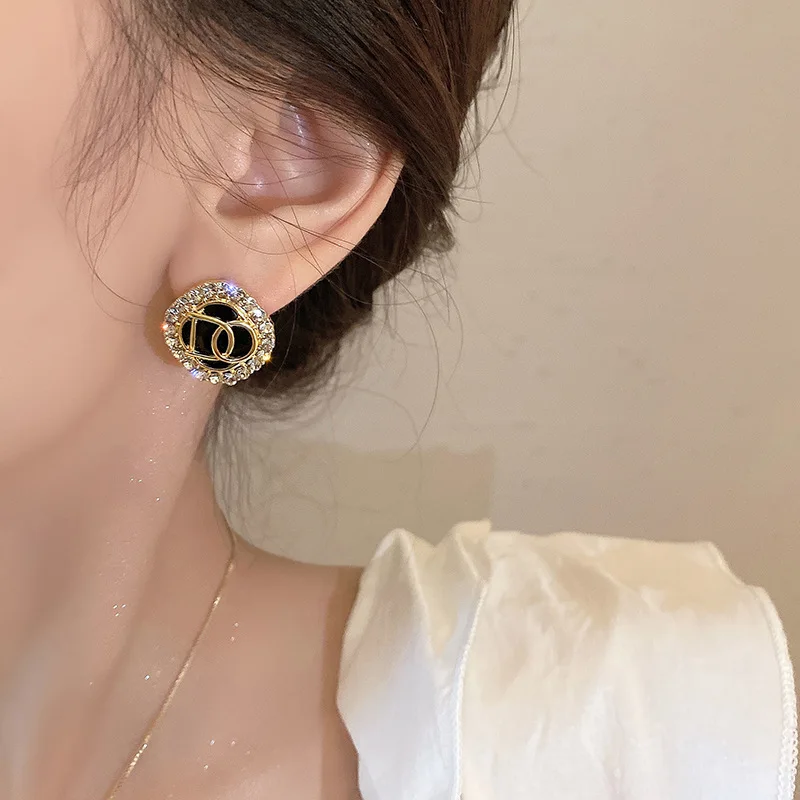 Серьги-гвоздики DAIZHEMEI черные с кристаллами