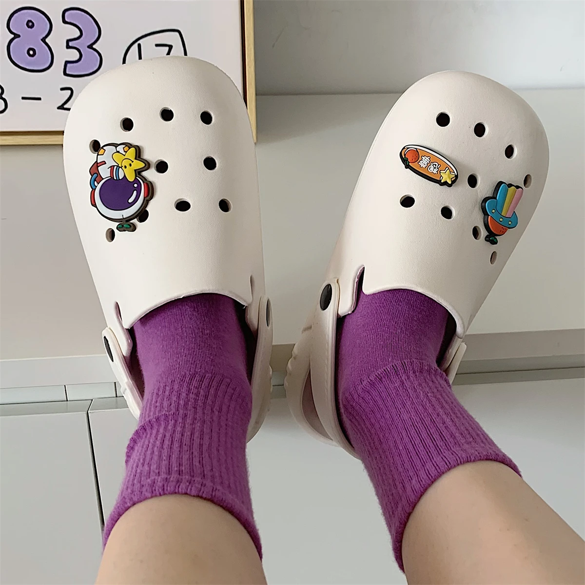 2022 New Summer Fashion Adult Cartoon Hole Light Toe Sandals Non-slip Beach Shoes Indoor and Outdoor Slippers All-match and Comf