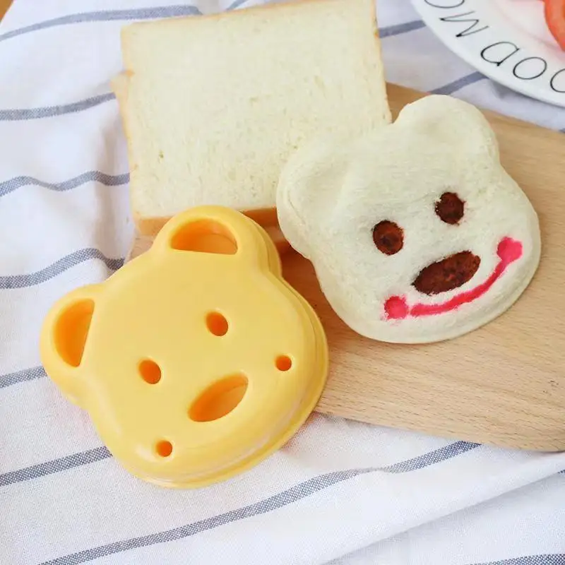 

Sandwich Cutter DIY Sandwich Cutter and Sealer for Kids, Mini Cartoon Dog Bear Bread Cutter Sandwich Cutters for Kids Bento Box