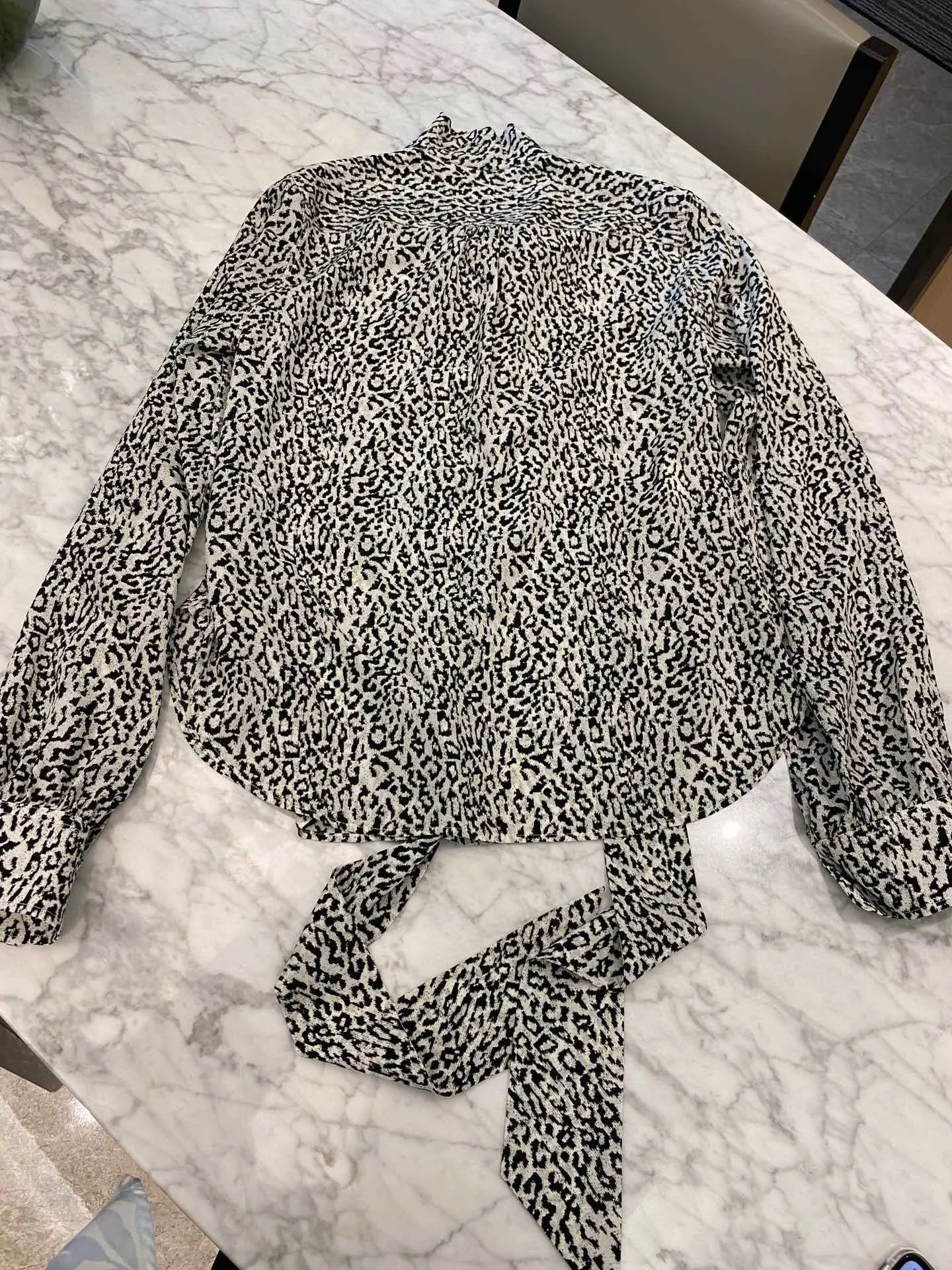 

2022 spring and summer new women's leopard ribbon silk shirt