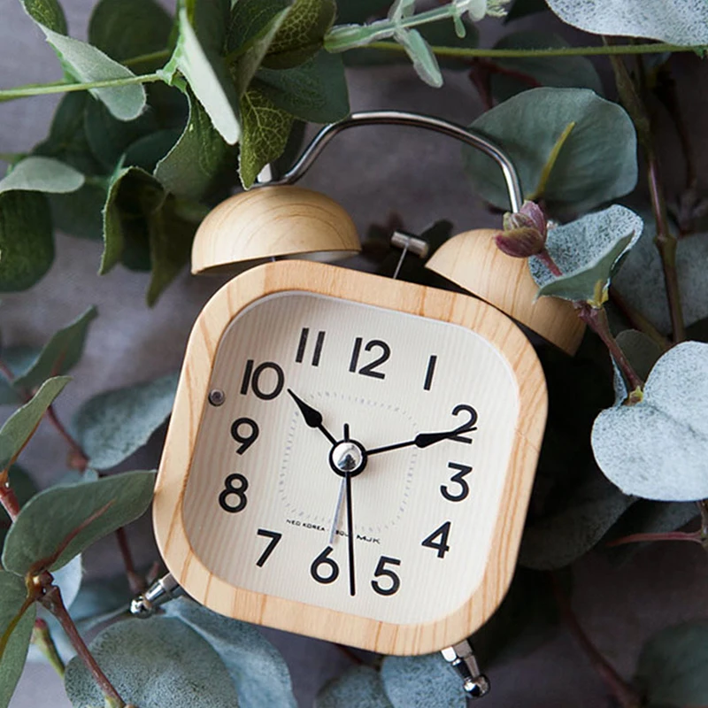 Alarm clock mute bedside bedroom modern minimalist luminous wood grain bell alarm student |