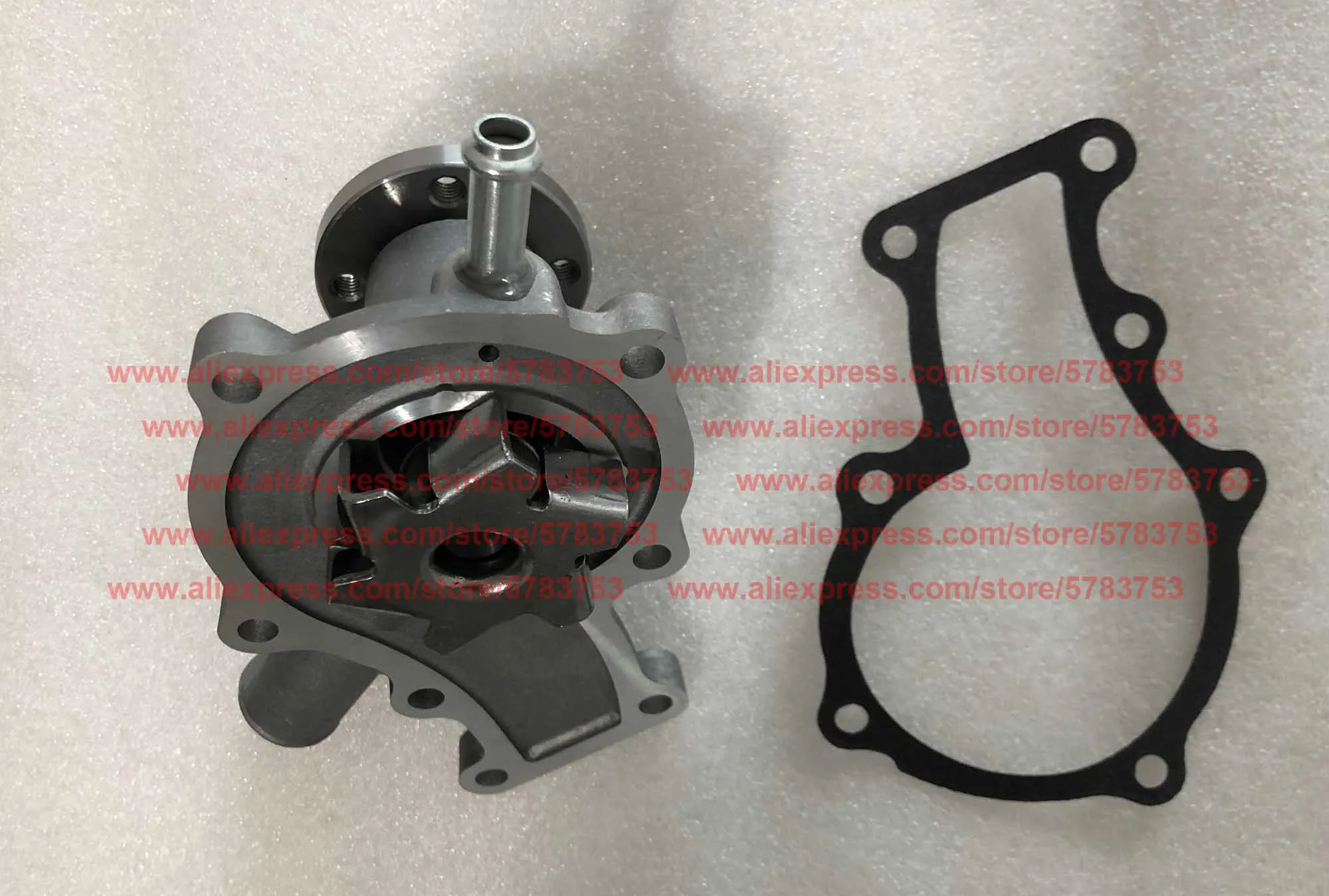 Водяной насос Kubota 1E051-73030 двигатели 19883-73030 / 15881-73030 19983-73030 1E051-73034 D722 D782 D902 68CMD - купить