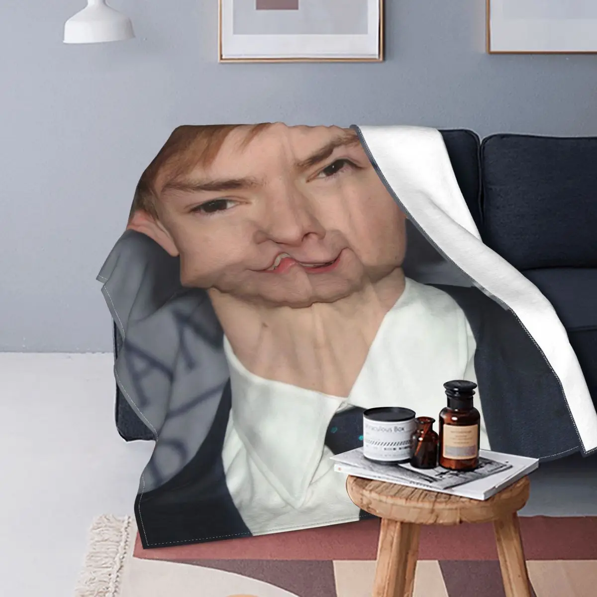 

Thomas Sangster Blankets Fleece All Season Handsome Boy Portable Ultra-Soft Throw Blankets for Bedding Outdoor Quilt