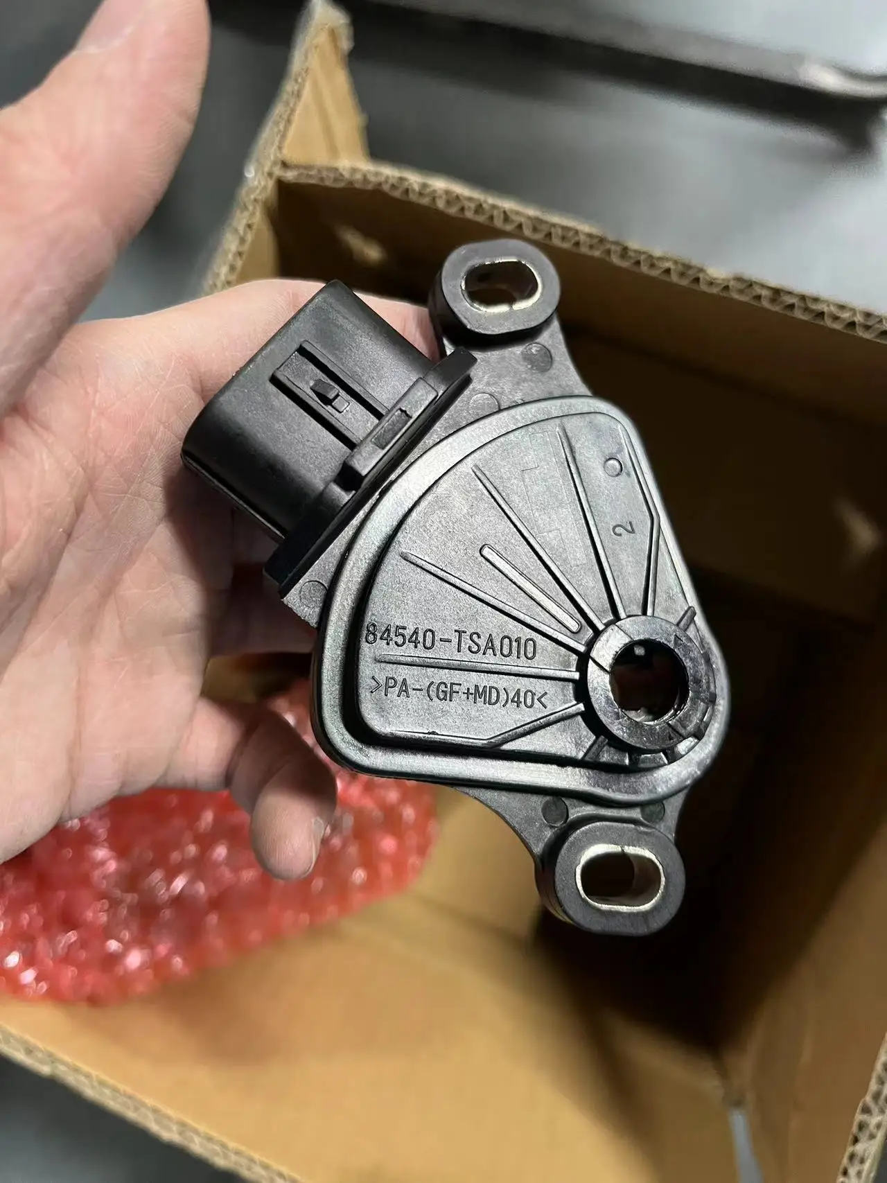 

1 шт. 84540-TSA010 переключатель передачи нейтральный подходит для Toyota-Camry-Solara RX350 RX330