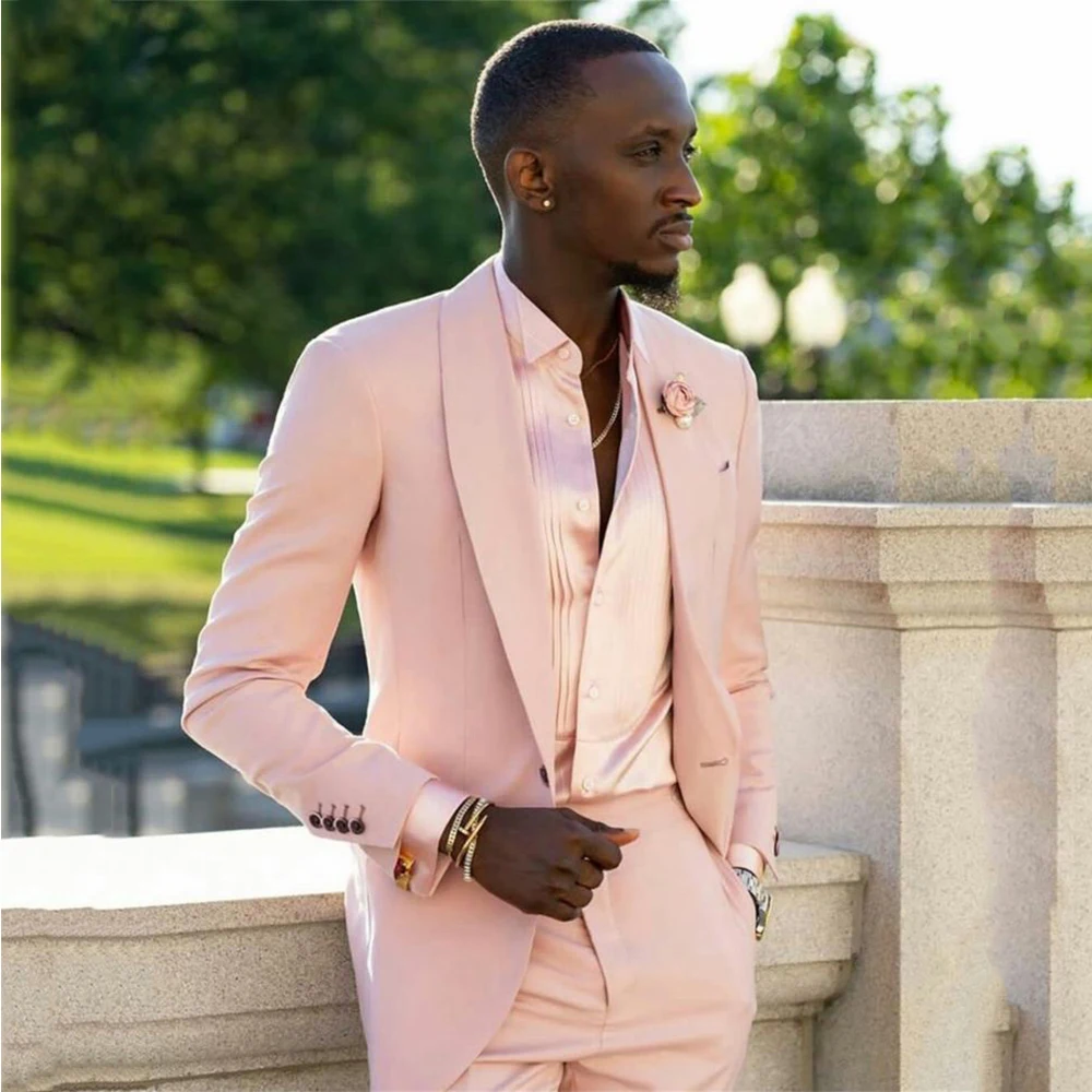 красивая розовая шаль на одной