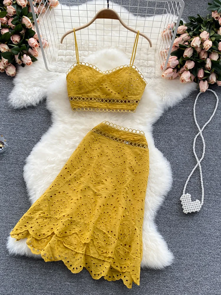 

Summer Bohemian Hollow Out 2pcs Set Women Sexy V-Neck Spaghetti Strap Short Tops + High Waist Ruffle Mini Skirt Female Suit 2022