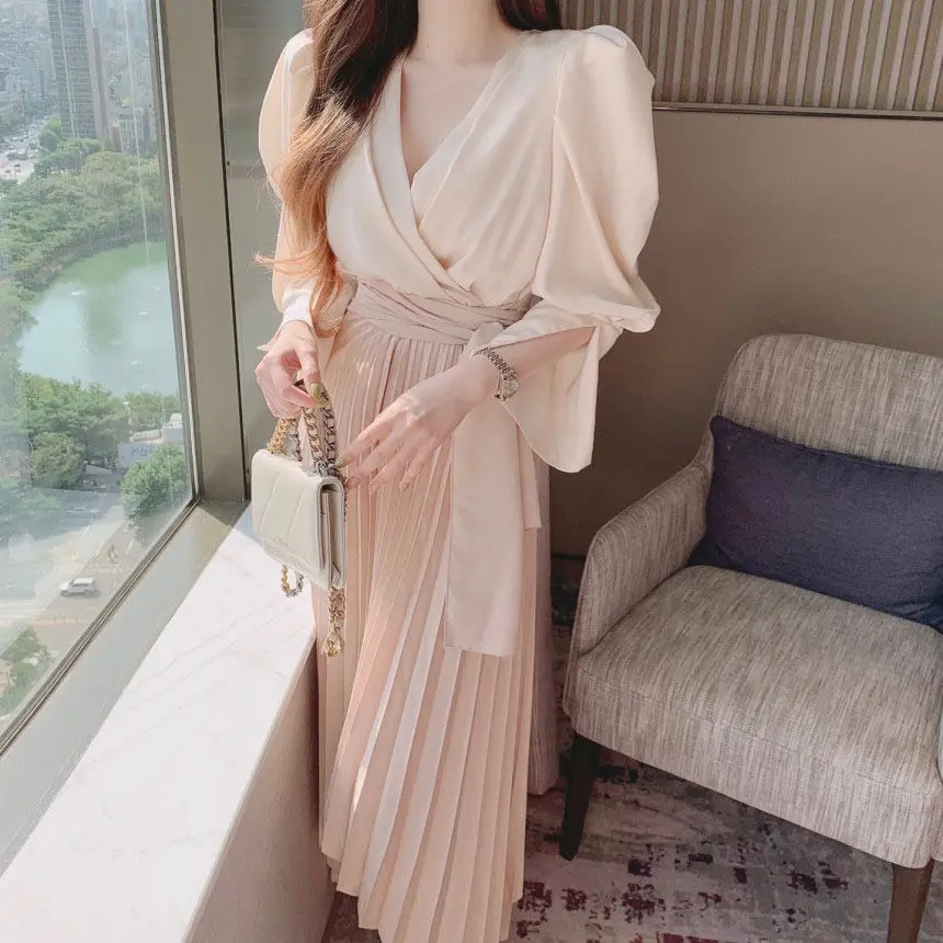 

Women 2022 Summer Fashion Two Piece Sets Female V-neck Solid Shirt Tops Ladies High Waist Irregular Pleated Skirts Suits P85