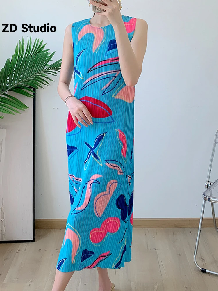 

[ZD Studio] Graffiti Print Pleated Dress For Women Round Neck Sleeveless Slim Long Elegant Dresses Ladies Party Clothing