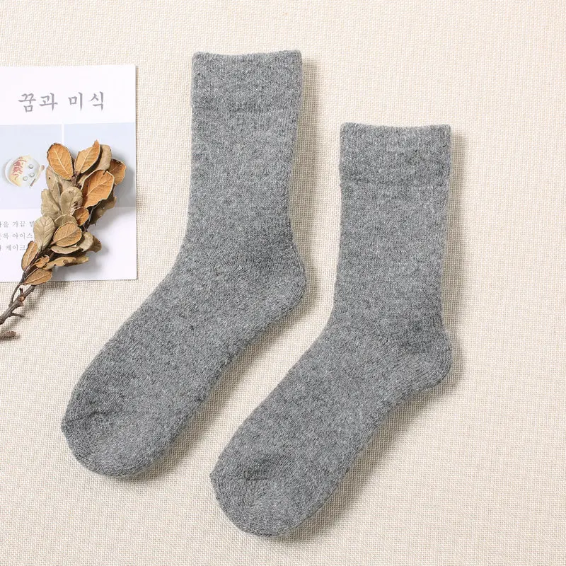 Thick Wool Socks for Men and Women, Warm Stockings with Extra Cushioning for Cold Weather