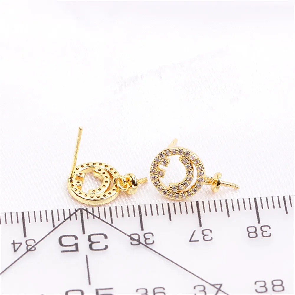 Рисунок 3 - Женские серьги-гвоздики в виде улыбки