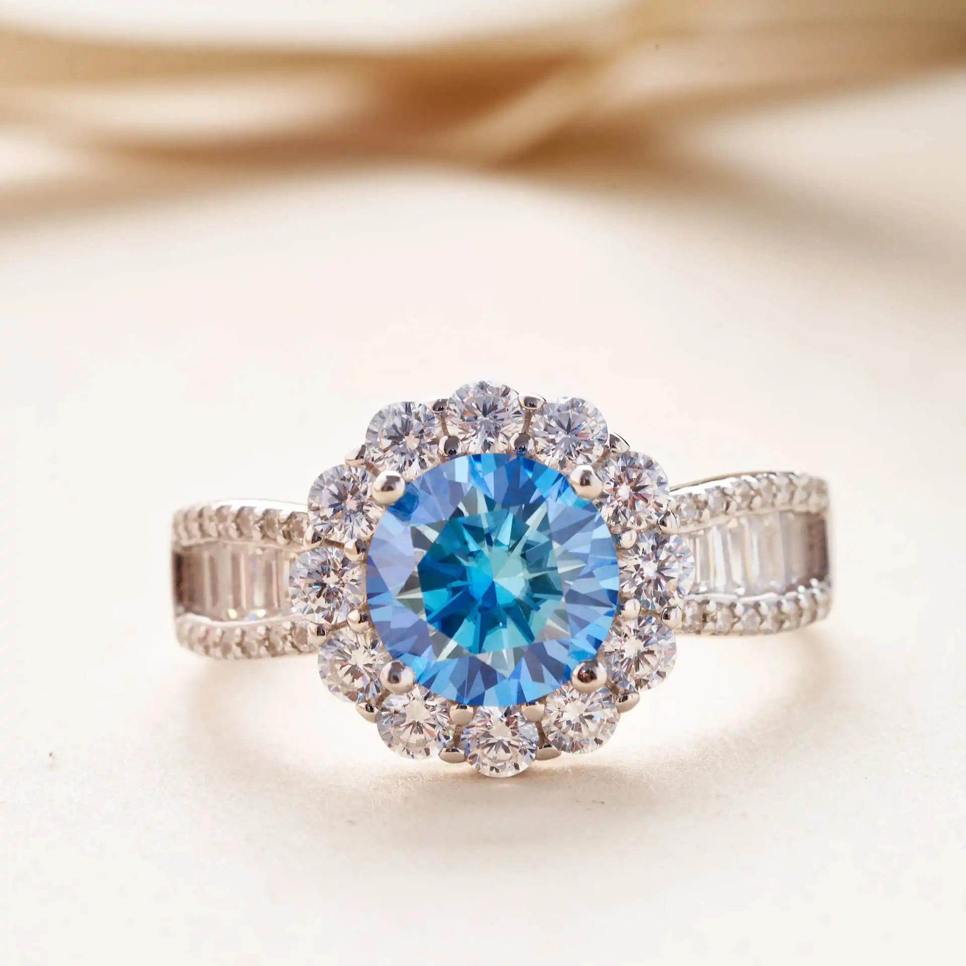 

Unique Women Moissanite Ring 8 Heart 8 Arrow Cut Colorful Moissanite Diamond Ring Royal Blue Moissanite Jewerly 2023 New