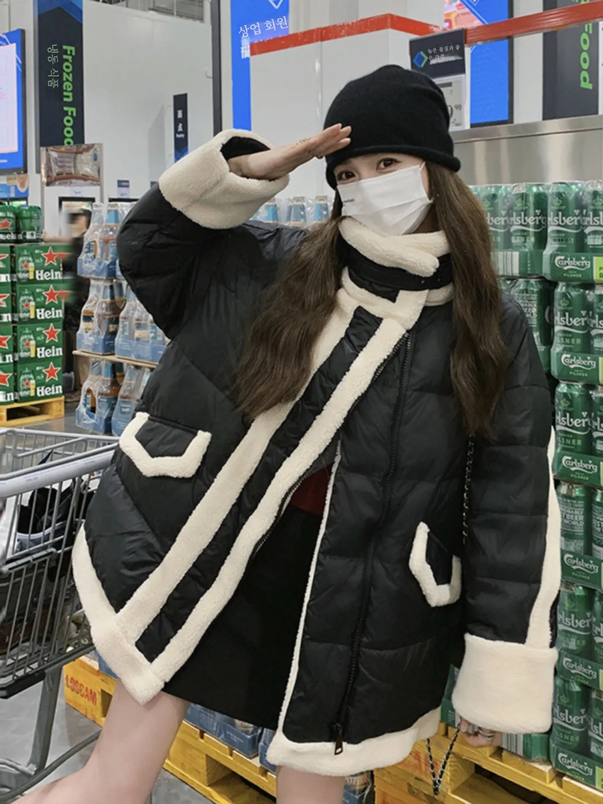 Пуховик женский зимний из черной овечьей шерсти 2024