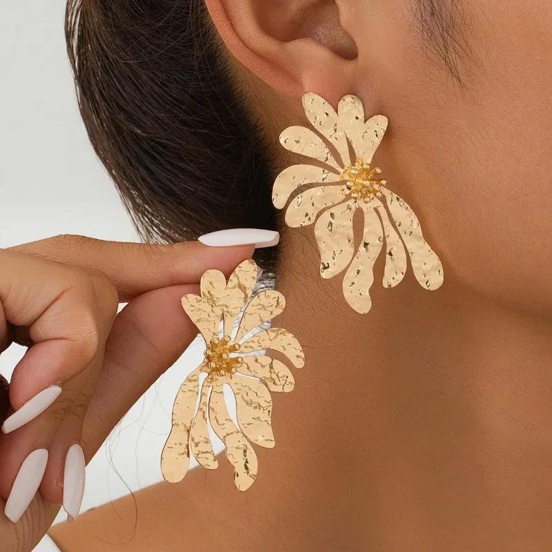 Металлические серьги-гвоздики