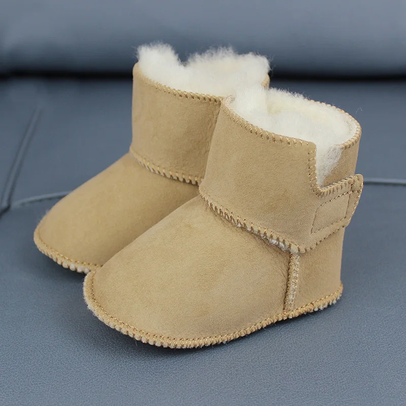 Новые подлинные кожаные зимние сапоги со шнурком на липучке с мехом детские для малышей первые шаги.