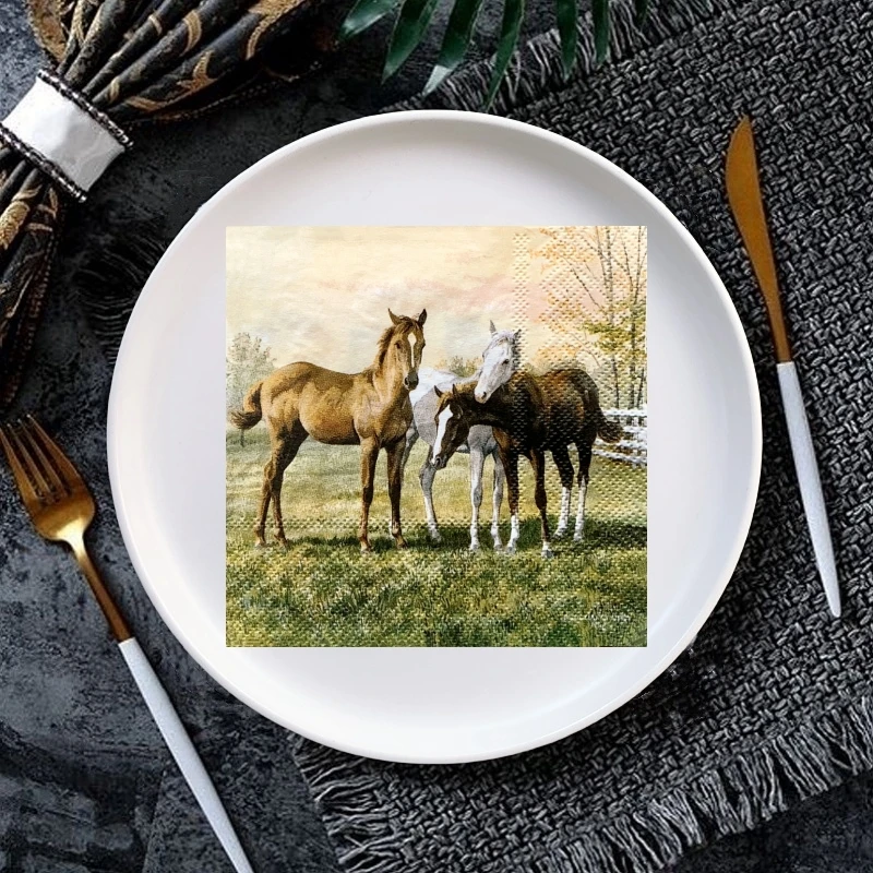 

Винтажные бумажные салфетки для декупажа с дикой лошадью