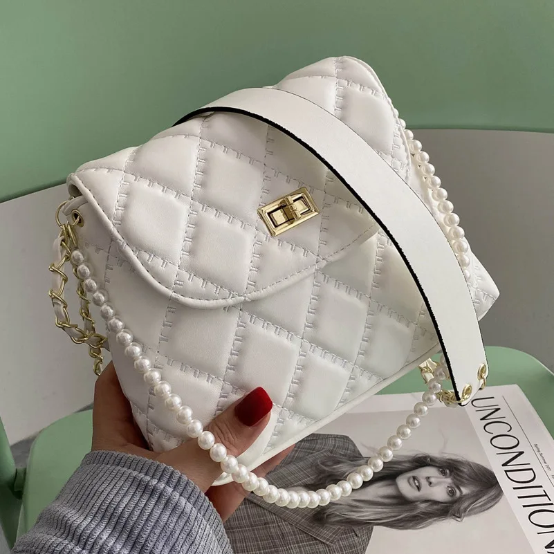 

Сумка для женщин 2021 популярная ромбовидная сумка на цепочке с жемчугом вместительная универсальная сумка-мессенджер из искусственной кожи...