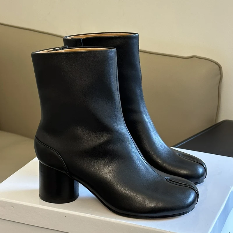 Женские ботильоны из натуральной кожи с разрезом на осень/зиму