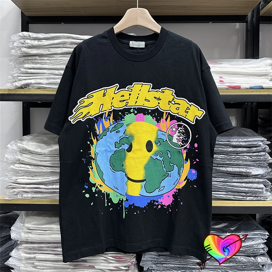 

2023ss Yellow Logo Hellstar Smile Tee Men Women Cracked Print Hellstar World T-shirt High Street Tops Black Short Sleeve