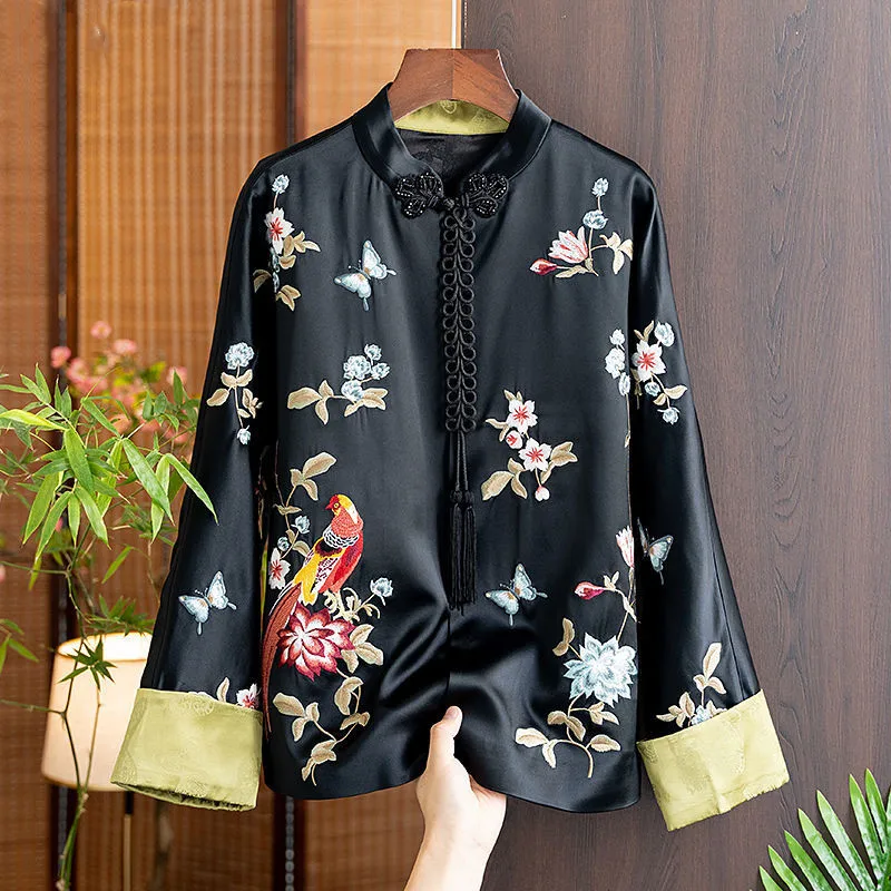 

Куртка Женская Весенняя свободного покроя с вышивкой