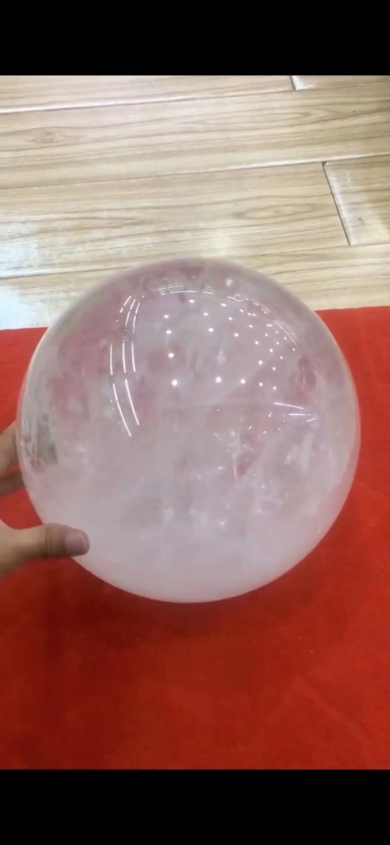 

Natural crystal ball, 24.8 cm (25 cm) in diameter and 21.2 kg in weight