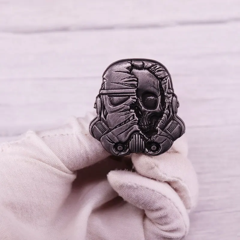 

Disney Brooch Creative Skeleton Imperial Stormtrooper Metal Badge Lapel Pins Fashion Men Accessories Jewelry Gifts for Friends