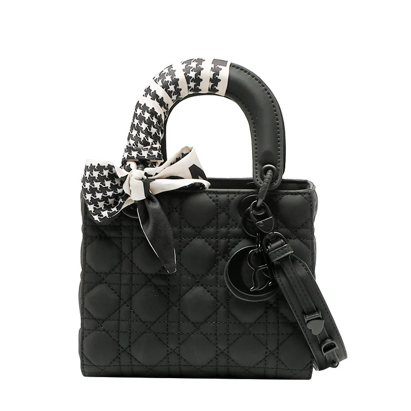 Женская сумка через плечо