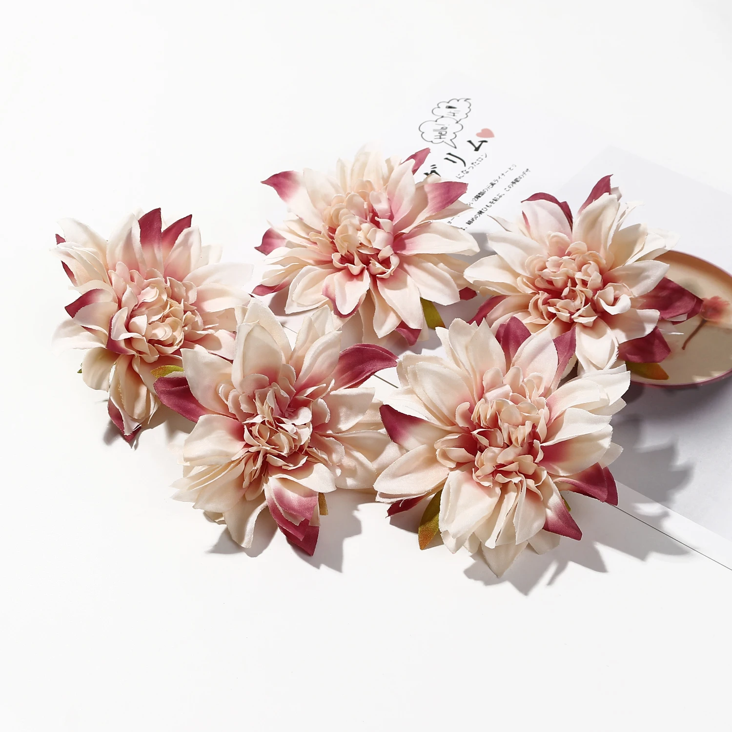 

Искусственные шелковые розы, 9 см, 3/5 штук