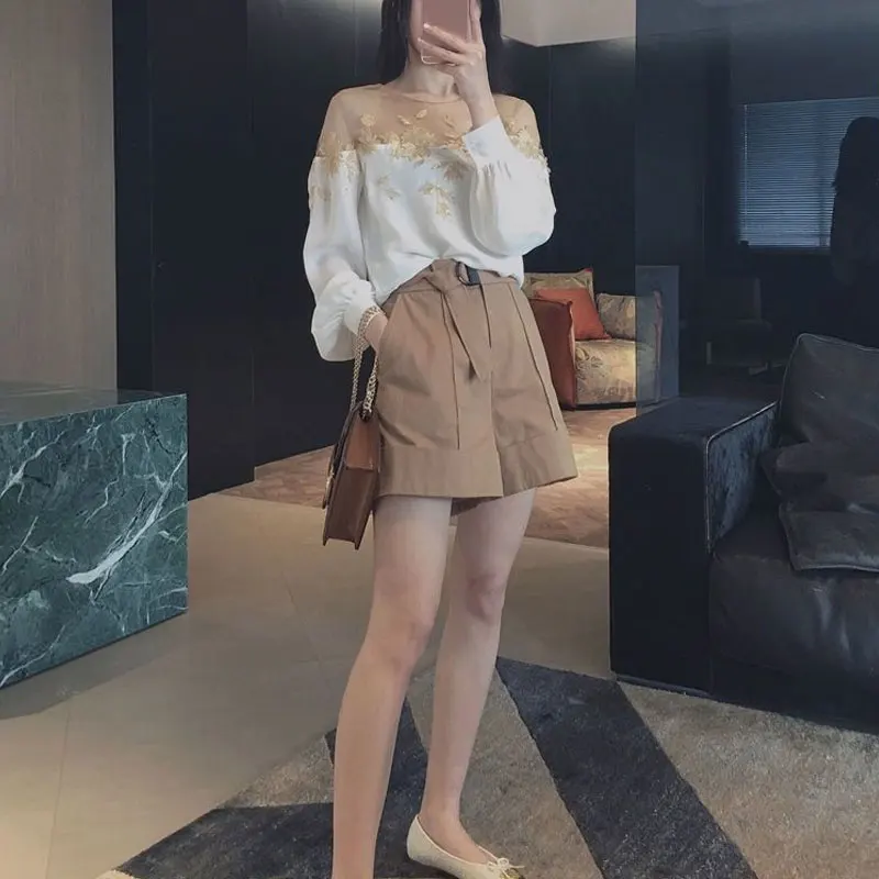 Женская ажурная блузка с круглым вырезом длинным рукавом и цветочным принтом