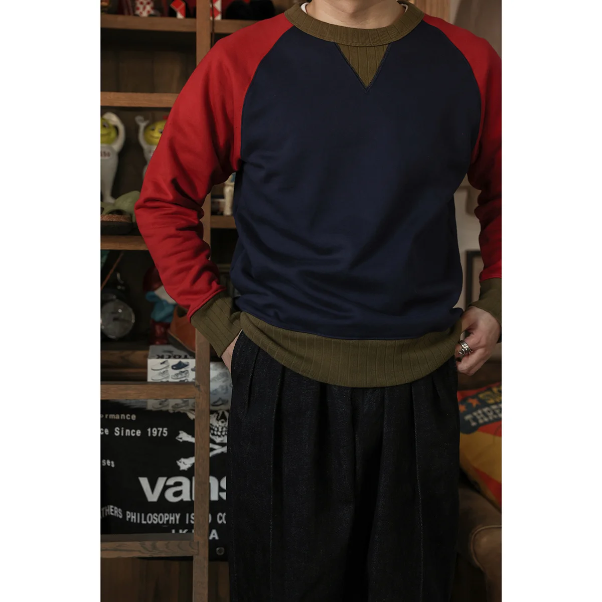 

BOB DONG 3-Tone Raglan Crew Neck Sweatshirt Heavyweight Double 'V' Neck Pullover