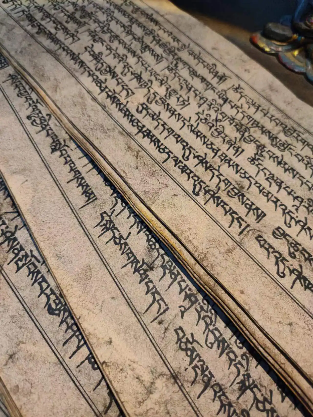 1pcs/lot Handwritten verses from old scriptures Front and back framed Old objects Delicate Take a picture of the background