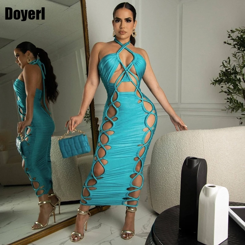 Женское облегающее платье средней длины белое ажурное с завязками в стиле звезд