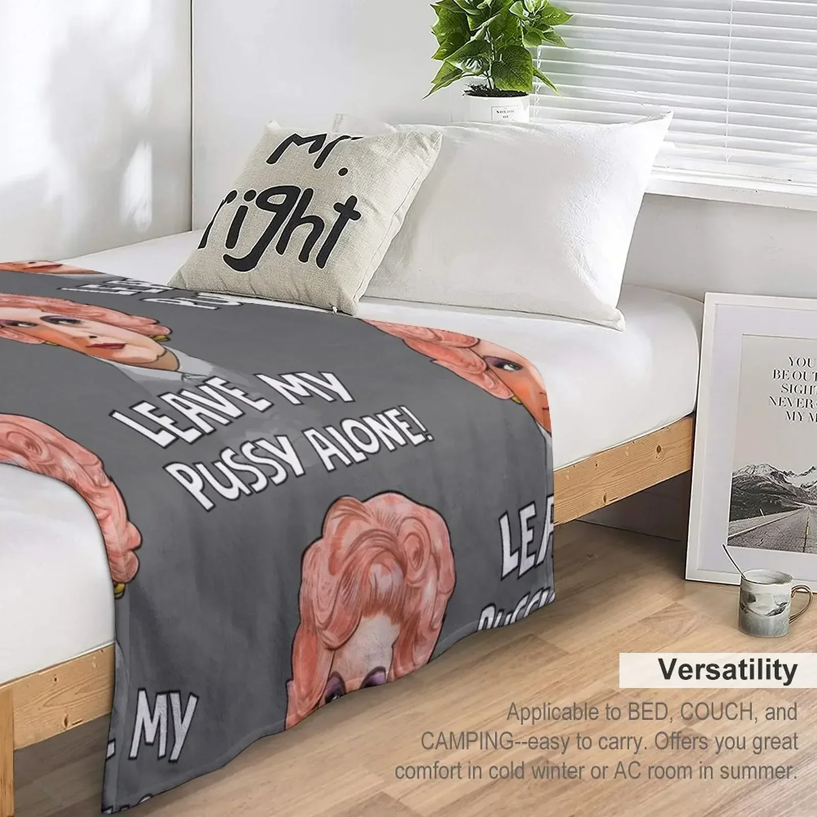 Миссис Слокаombe - оставьте мою киску самостоятельно! Одеяло Декоративное одеяло