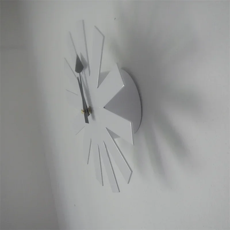 Настенные часы со звездочкой в скандинавском стиле металлические маленькие