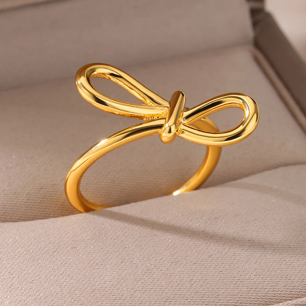 Женское кольцо из нержавеющей стали регулируемое золотого цвета с отверстиями