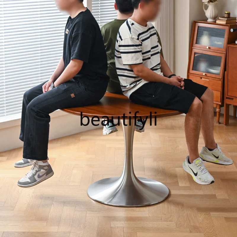 Скандинавский средневековый круглый обеденный стол и стулья из цельного дерева