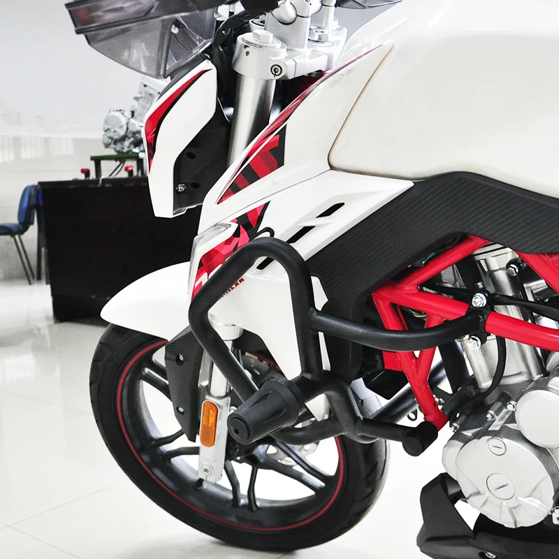 

Motorcycle Lx300-6a Lx300-6f 300r Original Vehicle Refitted with Bumper Bar Apply For Loncin Voge