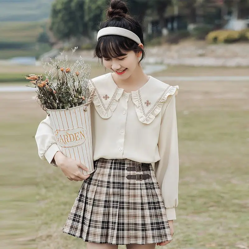 Женская рубашка с кукольным воротником и длинными рукавами весенне-осенняя