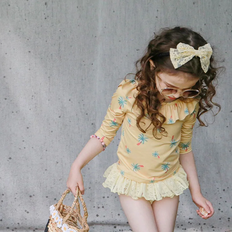 

Лето 2022, клубника Шань, корейская детская одежда, детский раздельный купальник с капюшоном в иностранном стиле для девочек, костюм, спот