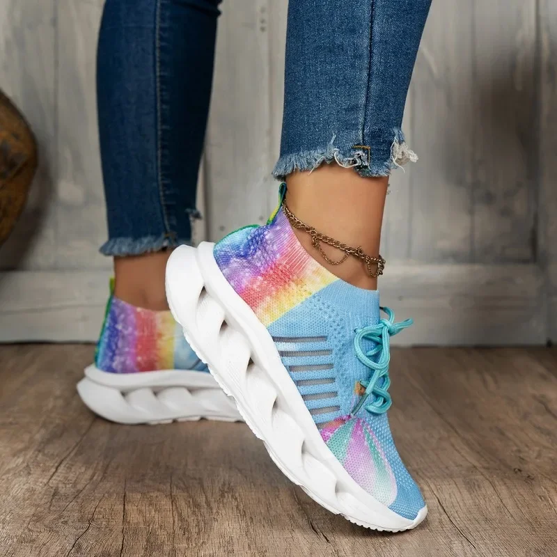 Женская спортивная обувь на плоской подошве новые весенние туфли из сетчатой