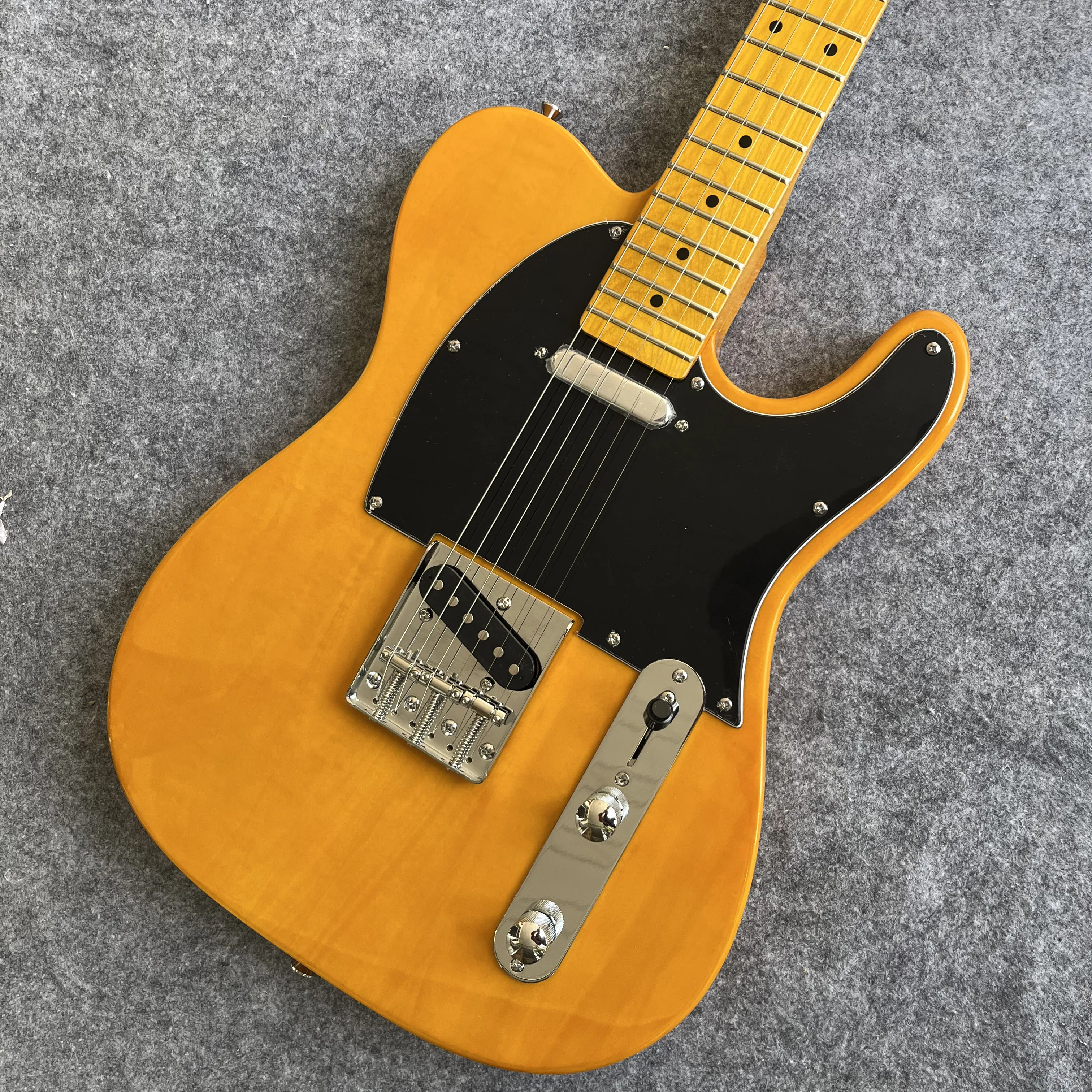

High Quality Customized 6 String Gloss Clear Yellow Electric Guitar Basswood Body Maple Neck Vintage Guitarra Beautiful Vioce
