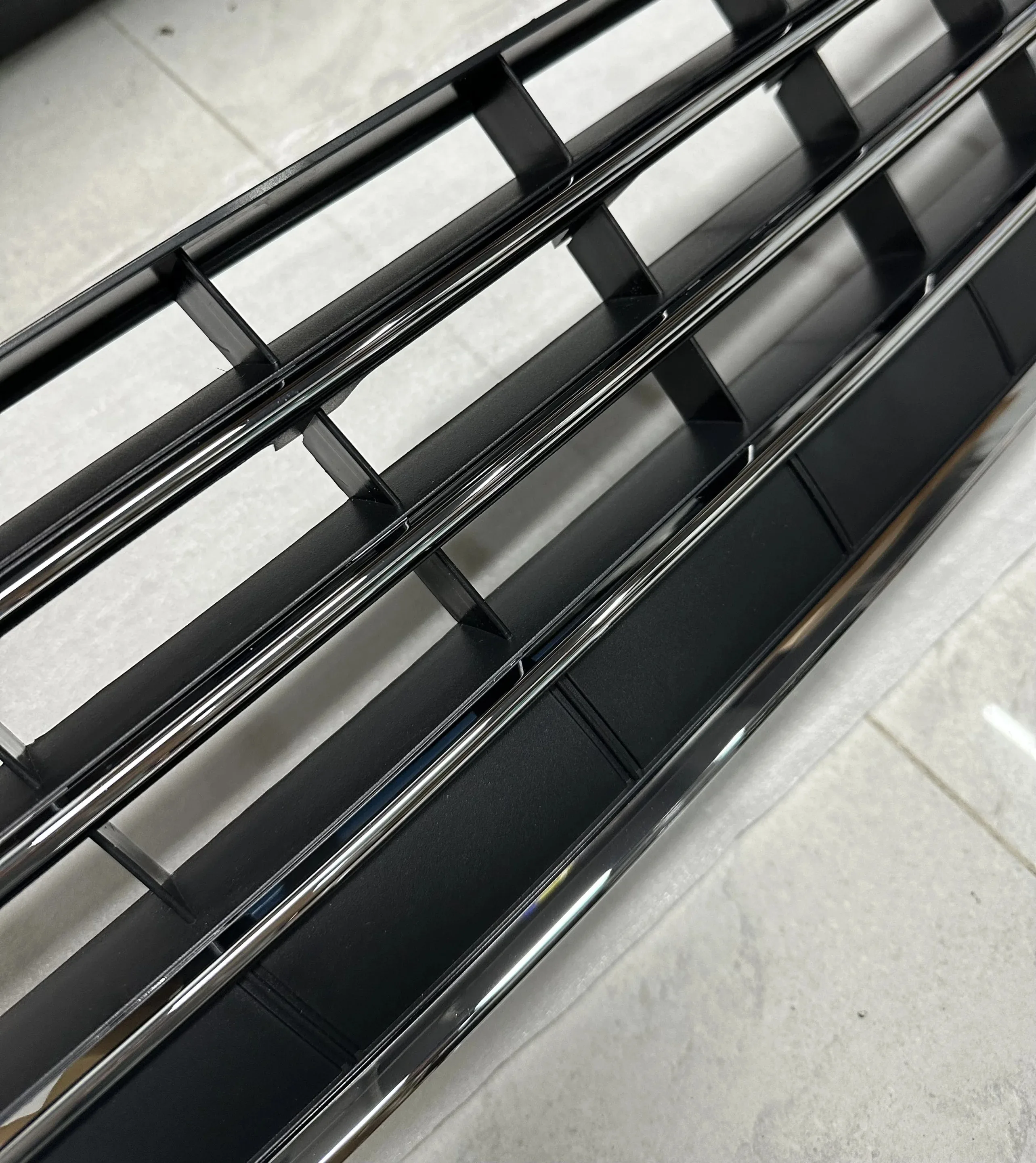 Передний бампер VW для VOLKSWAGEN Touareg 2011-2014 нижняя решетка гриля передняя