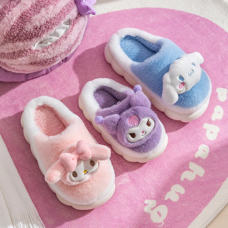 

Хлопковые тапочки Kuromi Sanrios с аниме сохраняют тепло для девочек кавайная мультяшная осенне-зимняя утепленная домашняя Нескользящая хлопковая обувь
