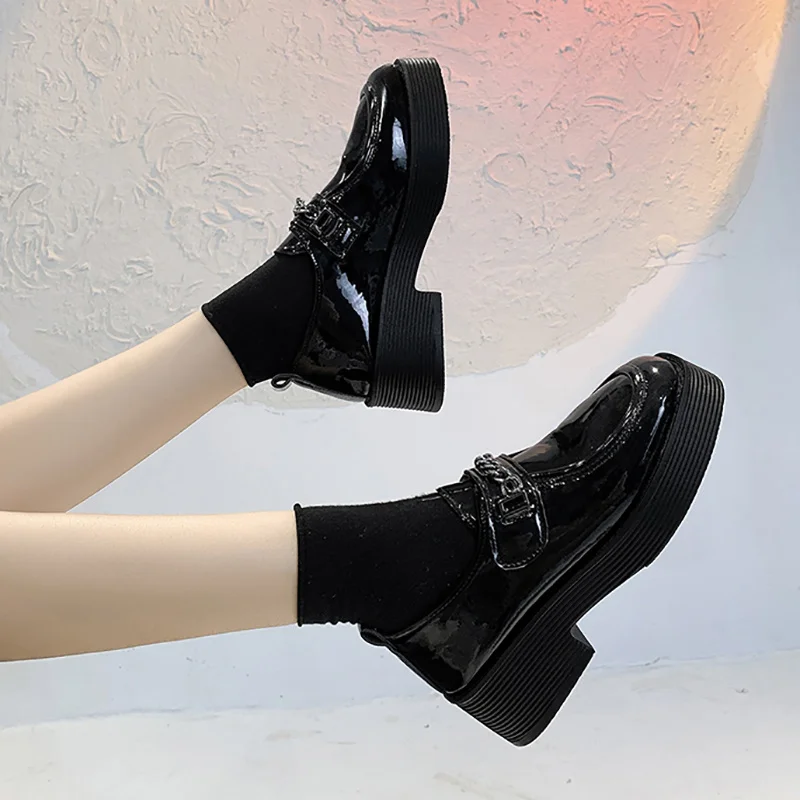 

Кроссовки женские из лакированной кожи, повседневная обувь на платформе, с квадратным носком, с цепочкой и толстой подошвой, 2021