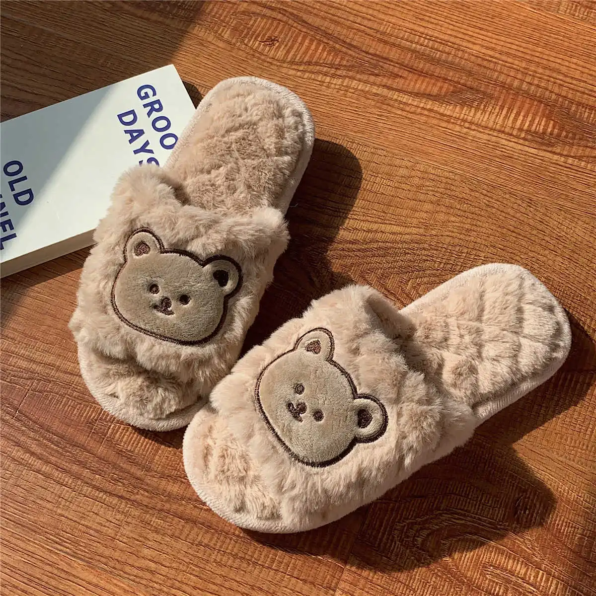 

2022 New Winter Warm Indoor Fluffy Plush Home Slippers Cute Bear Women Slippers Flat Cartoon Slides Shoes Open Toe Style