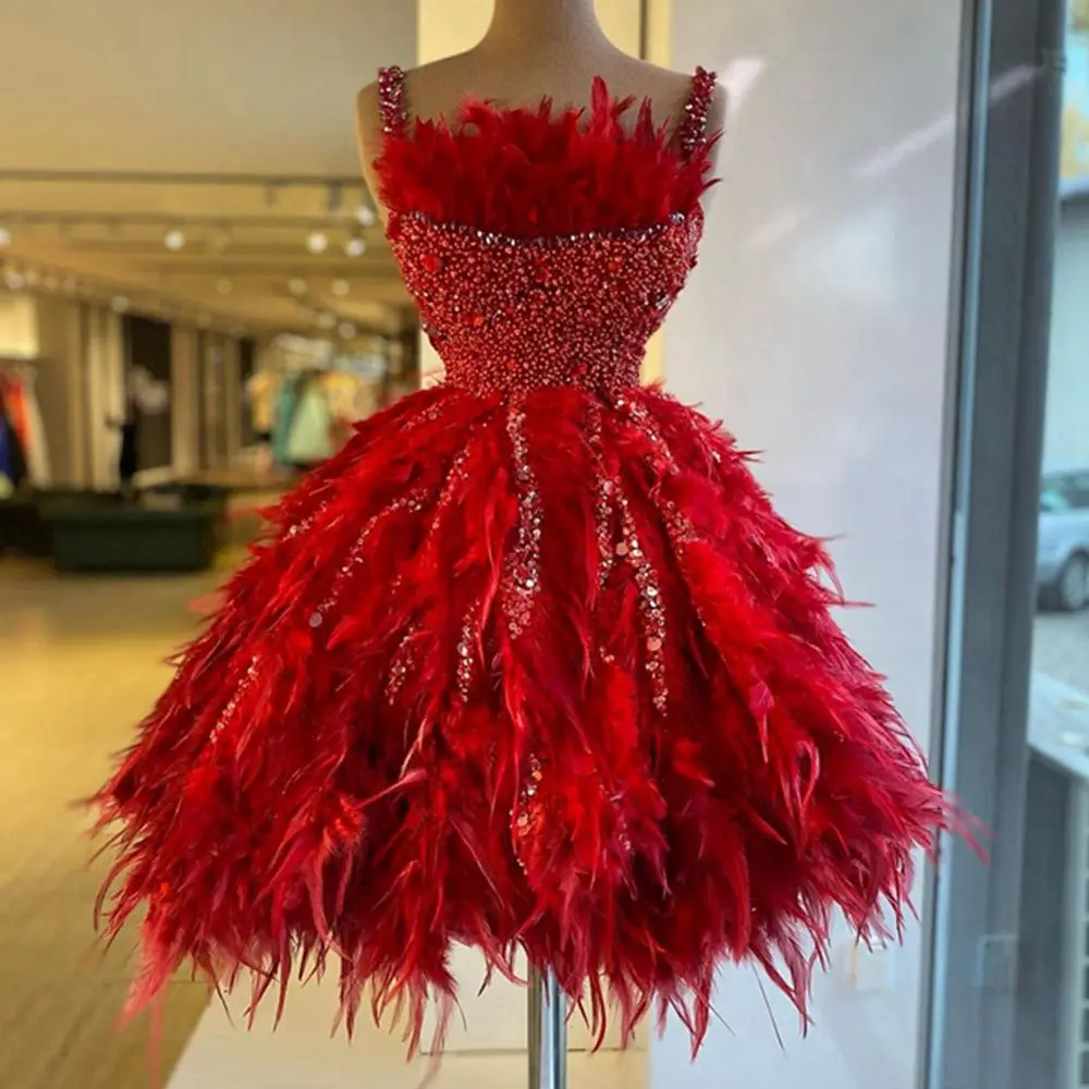 

Gorgeous Red Feather Short Prom Dresses With Straps Mini Length Ball Gown Women Pageant Gowns Crystals Beaded Gowns