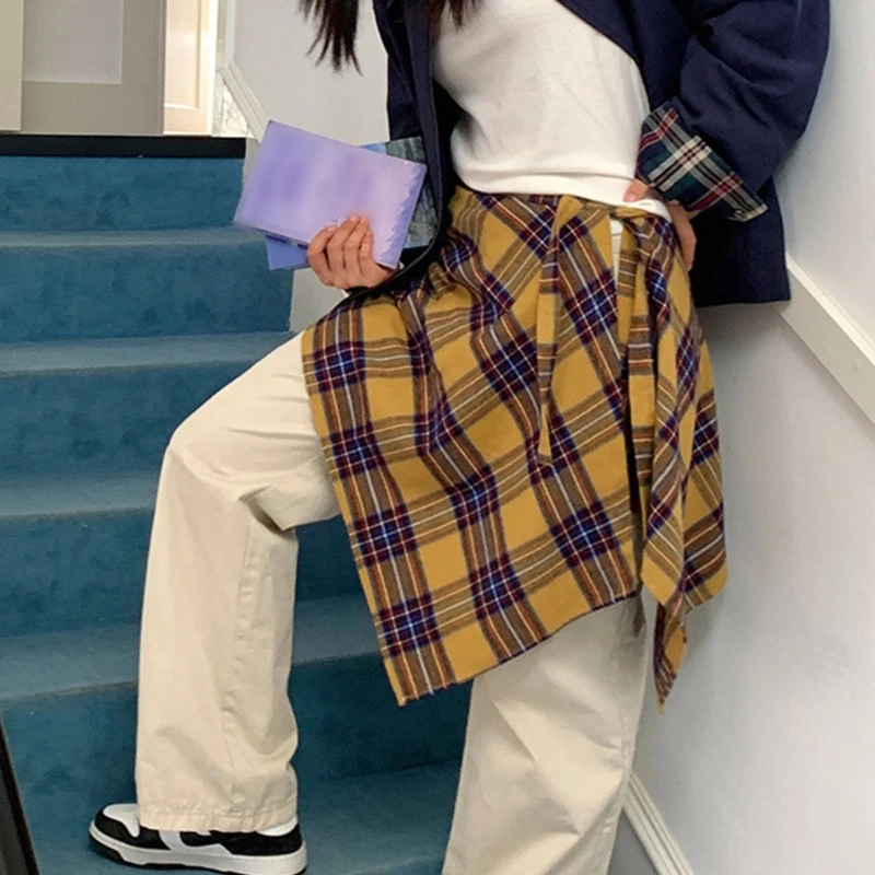 Элегантная юбка с запахом на подоле из искусственной рубашки клетчатая