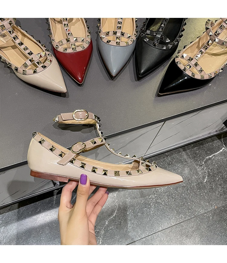 2023 Spring New Fashion Brand Women 's Shoes Classic Riveted Flat Shoes Casual Office Pointed Women's Shoes